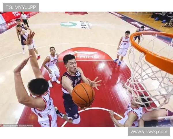 广州队力争主场胜利全力备战强敌挑战拼搏精神展现球员风采 广州队力争主场胜利全力备战强敌挑战拼搏精神展现球员风采