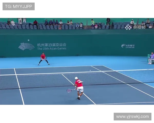 网球运动发展历程与技术创新分析：从基础训练到现代竞技模式的演变